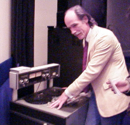 dan&deck.jpg (59594 bytes)